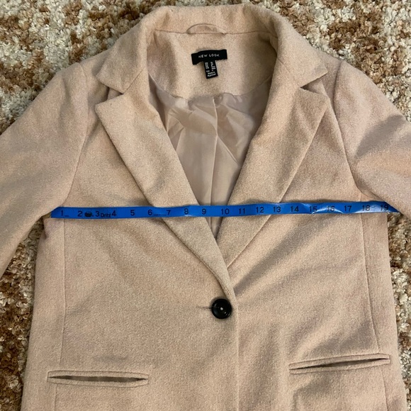 Pale Pink/Cream Warm Winter Coat in Women’s Size 6 - Picture 7 of 7